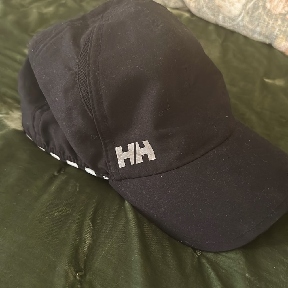 Helly Hansen black baseball cap